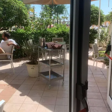 罗萨蒂酒店 酒店