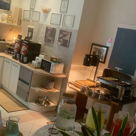 罗萨蒂酒店